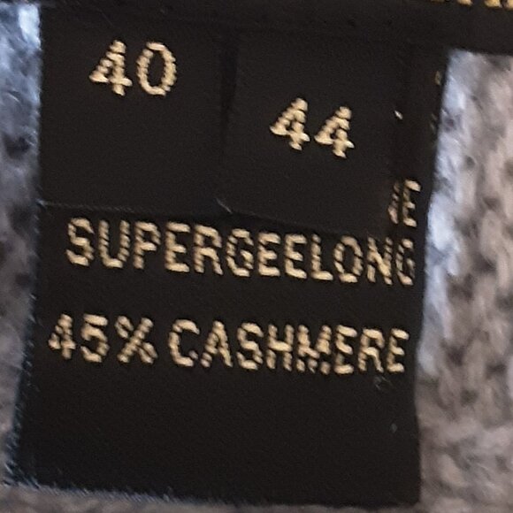 Gorgeous Made in Italy Tabaroni Grey Cashmere Shawl Shrug Sweater Size Med-Large - Picture 13 of 14